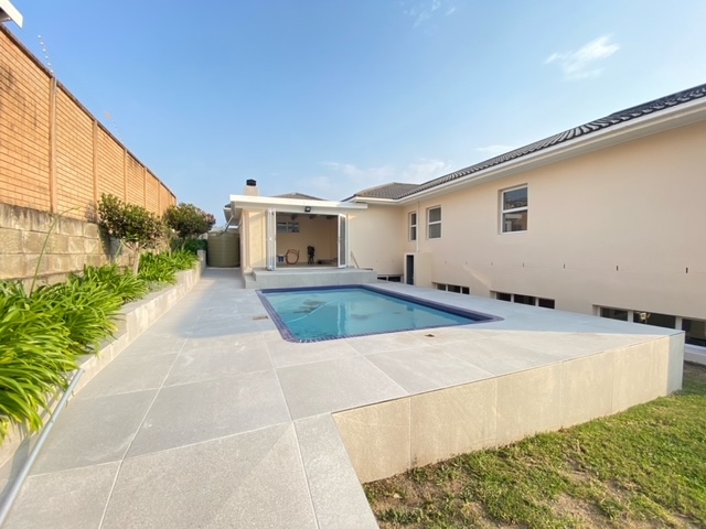 5 Bedroom Property for Sale in Nahoon Valley Park Eastern Cape